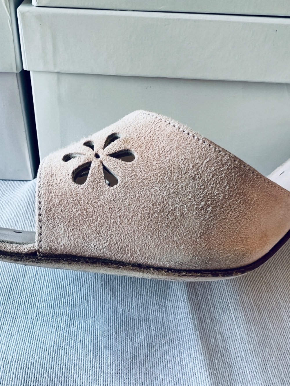 Vintage Manolo Blahnik Pink Suede Heels, size 39 (9B) - Picture 7 of 7